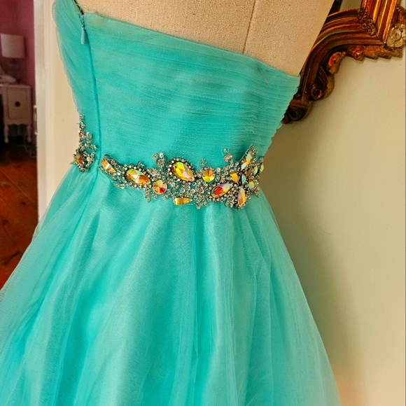 Fabuluxe Formal Dress Size Small - Picture 6 of 8